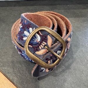 Lucky Brand navy and brown suede belt